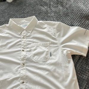 Men’s Large Columbia button up shirt.
